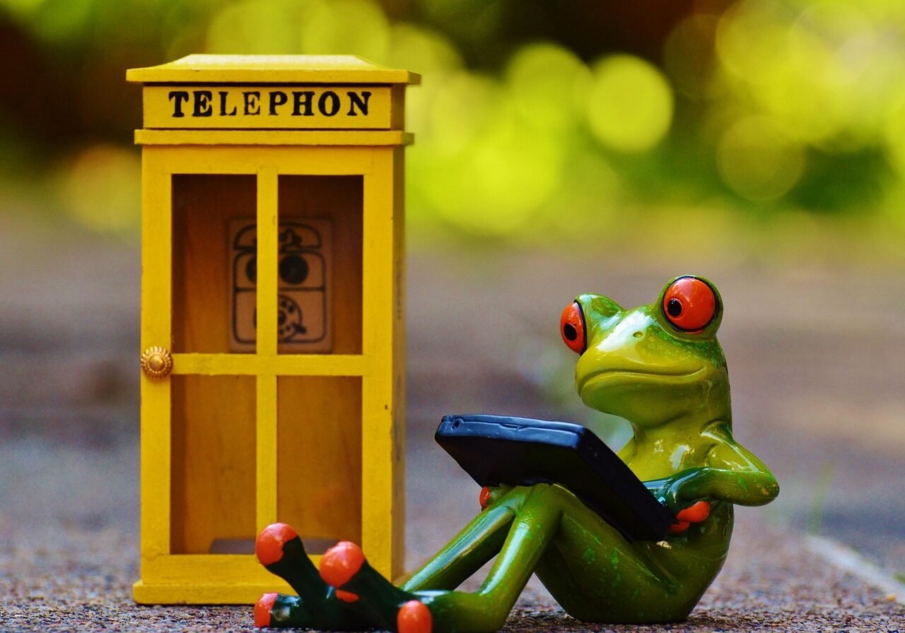 frog, phone booth, phone, computer, laptop, e-mail, make a phone call, communication, call up, news, telephone booth, yellow, make contact, call to, frog, frog, frog, phone booth, phone booth, phone booth, phone booth, phone booth, e-mail, communication, telephone booth, telephone booth